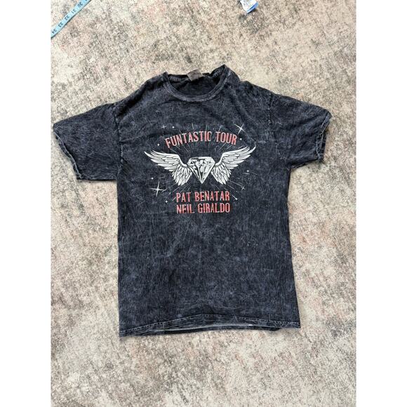 Funtastic Tour Wings Shirt Pat Benatar Neil Giraldo Size M Y2K Emo Grunge - Picture 1 of 6